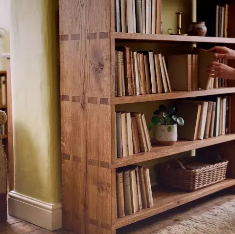 Alm Weave – Innenausbau mit Holz